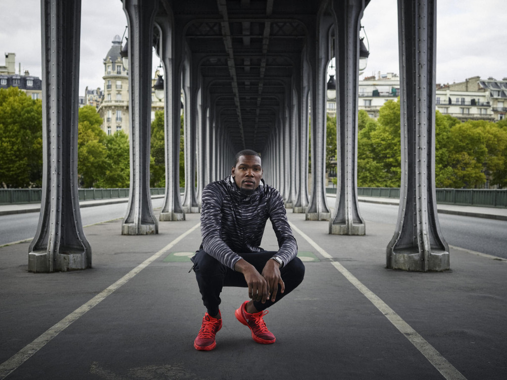 Taking charge upon arrival in Paris, Durant visits the River Seine's Bir Hakeim Bridge.