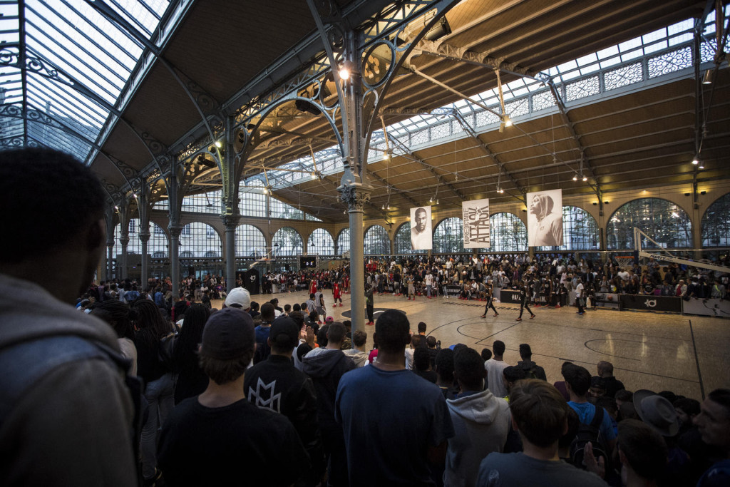 Carreau du Temple hosts select Parisian hoops fans who await KD's arrival.