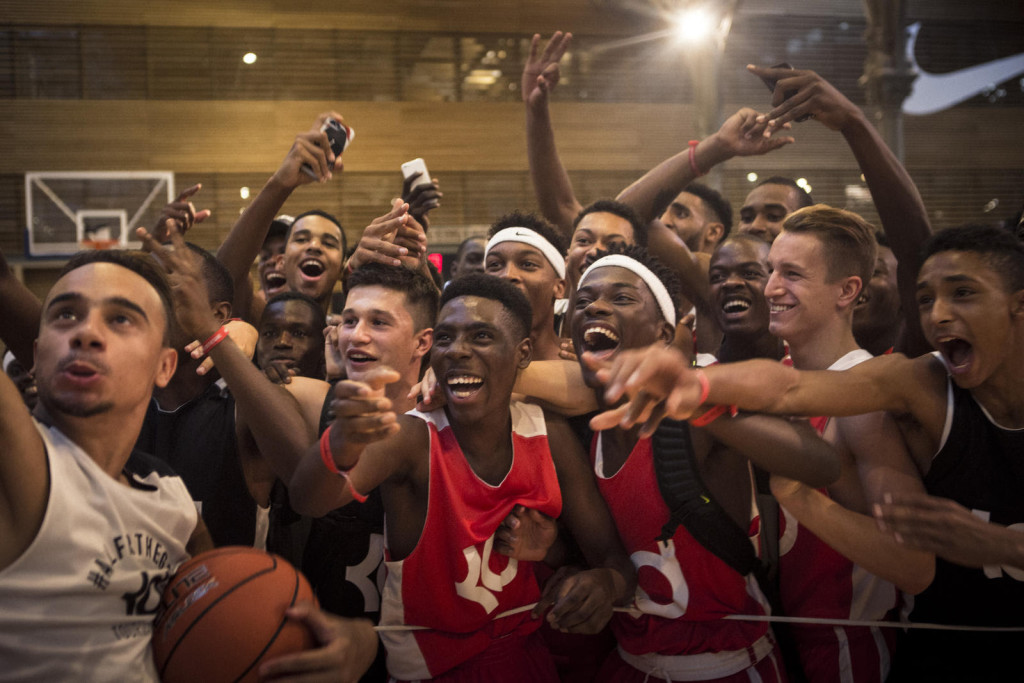 Excited Parisians come out in full force to welcome one of the game's best.